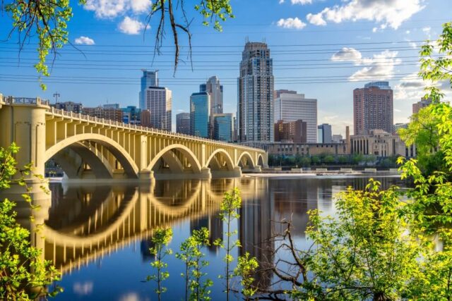 Minneapolis Business Advisory Firm shows in skyline